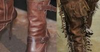 On the beach with boots: The trend of all trends!