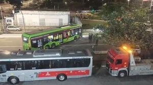 Hostage Situation Ends Peacefully In São Paulo Bus Standoff