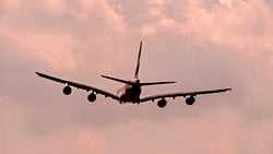 Dünya Batıdan Doğuya Doğru Dönüyorsa, Uçakla Bunun Aksine, Yani Doğudan Batıya Uçmak Neden Daha Uzun Sürüyor?