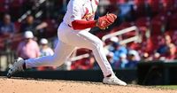 Cardinals break away late to split series with Pirates