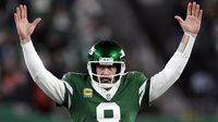 Aaron Rodgers Told NFL Teams He'd Play for $10M Contract, Retirement is 'Possibility'