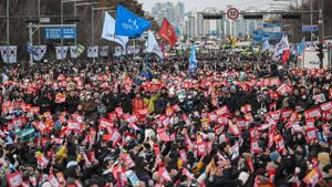 Protests Surge Against South Korean President Yoon Suk Yeol Amid Impeachment Calls