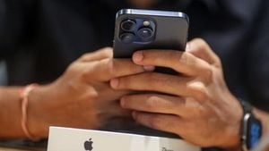 Apple Plans AI Search Integration In Safari Browser