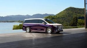 Voyah Unveils Dream Shanhe MPV At Auto Guangzhou