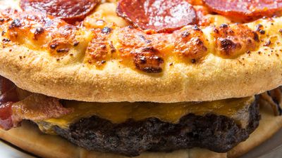 Bazı İnsanların Genleri Hamburger ve Pizza Gibi Yiyecekleri 