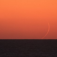  Moonset from Taiwan 