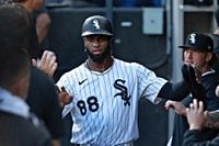 Mets acquire CF Luis Robert Jr. in trade with White Sox, days after landing Bo Bichette in free agency