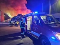 Brand in einer Recyclingfirma (Eitting)