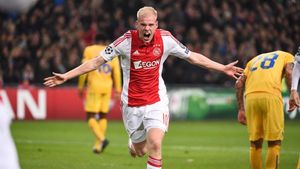 Ajax's Farioli Aims For Europa League Glory