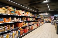 Czy 4 maja to niedziela handlowa? Sprawdź, czy sklepy są otwarte 4.05 - oto kalendarz niedziel handlowych 2025