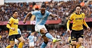 Manchester City Bounce Back With 2-0 Win Over Wolves
