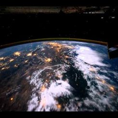 Dünya Gezegeninin Üzerinden Uçmak