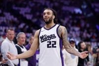 Devin Carter, Sacramento Kings stun NBA-best Cavaliers