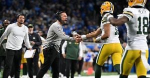 Packers Down Seahawks 30-13, Clinch Playoff Spot