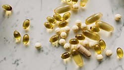 KRİLL YAĞI, OSTEOARTRİTİ OLAN YETİŞKİNLERDE DİZ AĞRISINI AZALTIR MI?