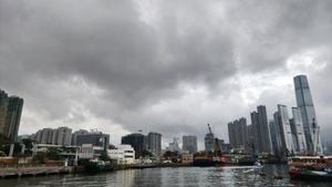 Thunderstorm Area Approaches Hong Kong With Heavy Rain Forecast