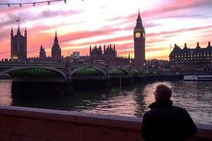 Daylight Saving Time Debate Intensifies Ahead Of 2025 Shift