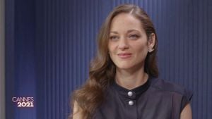 Marion Cotillard Charms On Les Rencontres Du Papotin