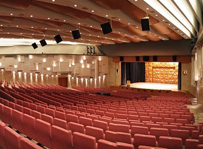 Bir diğer açıdan KKM Kemal Kurdaş Salonu. Bu fotoğraf, Dr. Kök'e gönderilen e-postada yer almamaktadır; kamuoyunu bilgilendirmek adına eklenmiştir.