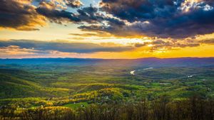 Visitors Enjoy Free Entry At Shenandoah National Park