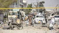 Car bomb kills at least ten people in Pakistan