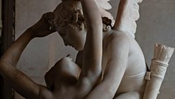 Gerçeklikte Yaşanmamış Olan Duyguları Özler Hale Getirir