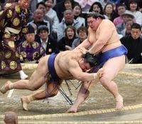 １敗対決を制した高安が単独トップ　追う２敗は、大の里、尊富士、美ノ海の３人に　豊昇龍は休場　琴桜は５敗目 - スポーツ報知