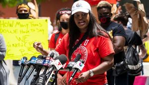 Chicago Teachers Union Faces Tensions Amid Contract Talks