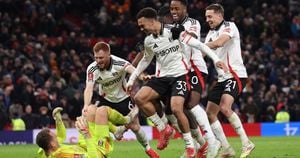 Fulham Shocks Manchester United To Advance After FA Cup Shootout