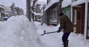 Heavy Snow Warnings Disrupt Life In Toyama Prefecture