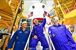 NASA Astronotu Jonny Kim ve İki Kozmonot, Soyuz Uzay Aracıyla 9 Aralık’ta Dünya’ya Dönüyor.