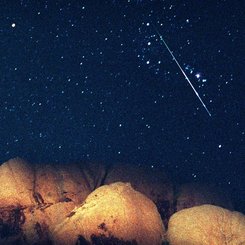 Parlak Meteor, Karanlık Gökyüzü