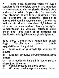 Demokritos'u kendinden önceki doğa filozoflarından ayıran özellik hangisidir?