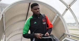 Arsenal Face Contract Standoff Over Thomas Partey Future