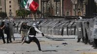Clashes in Mexico City as ‘Gen Z’ protests leave 120 injured, 20 arrests