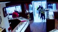 Thieves grab $2 million in jewelry in Seattle heist that took less than 2 minutes - WSVN 7News | Miami News, Weather, Sports | Fort Lauderdale