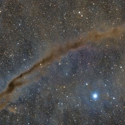 NGC 4372 ve Karanlık Doodad