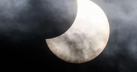 Sonnenfinsternis am Samstag: Alle Infos zum seltenen Ereignis am Himmel