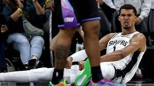 Spurs And Cavaliers Clash In High-Stakes NBA Showdown