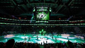 Dallas Stars Host Vancouver Canucks With Playoff Hopes High