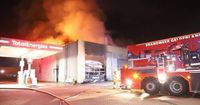 Grote brand op bedrijventerrein in Tiel