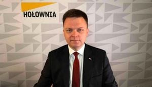 Hołownia Critiques Mentzen's Dangerous Alliances