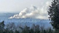 Großbrand bei oberbayerischer Firma: Landratsämter warnen Bevölkerung aktuell vor möglicher Gefahr