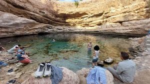 China's Sinkhole Tourism Imperils Ancient Ecosystems