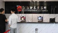 Chinese shares end lower Monday