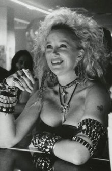 Sally Kirkland