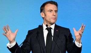 France Seeks New Leadership After Government Collapse