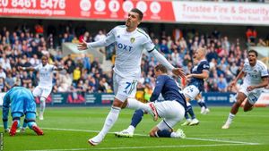 Leeds United Thrives As Championship Race Heats Up