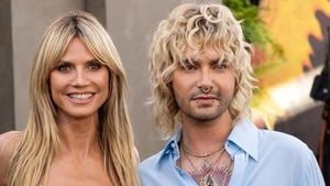 Heidi Klum Welcomes Family As Guest Judges On GNTM