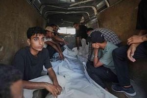 Gaza Civilians Flee Amid Intensified Strikes And Famine